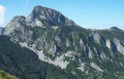 Grave escursionista precipitato dal Monte Sagro 