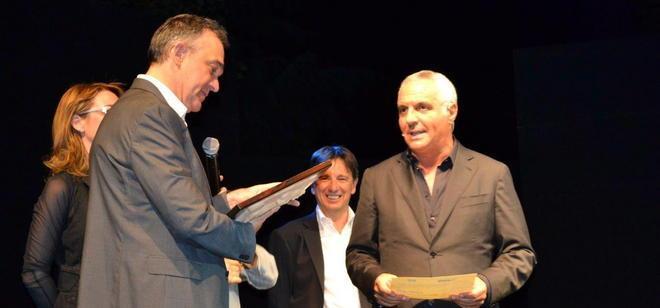 Panariello si veste da pellegrino 