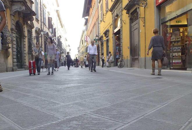 Corso Italia, nuovo look per insegne e facciate 