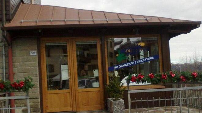 Pochi due uffici turistici vacanzieri disorientati