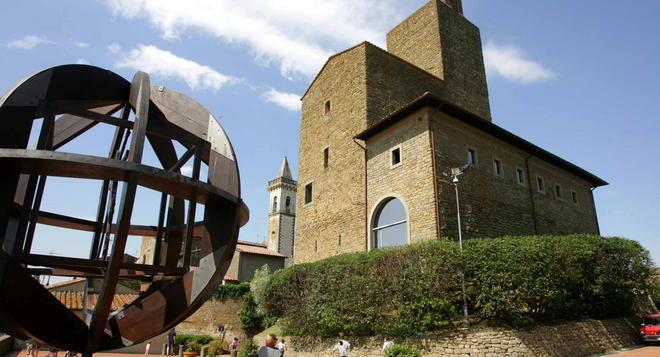 Cadono pezzi dal Castello il Comune corre ai ripari 
