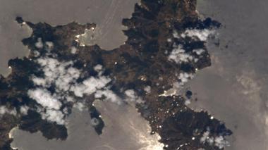 Dallo spazio l’Isola d’Elba colta nel riflesso del sole
