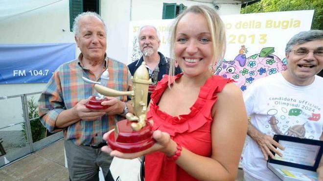 Gara di bugie: vince una donna incinta compaesana di Roberto Benigni