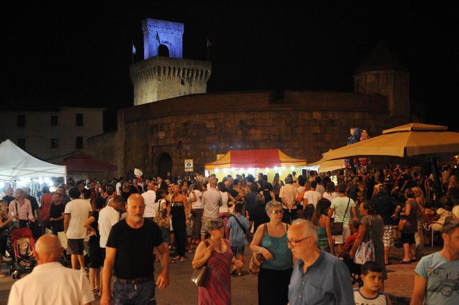 La Notte Bianca fa centro, tanta gente in giro fino a tardi 