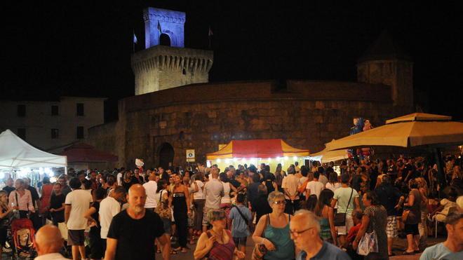 La Notte Bianca fa centro, tanta gente in giro fino a tardi