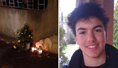 Candele e fiori nel punto della tragedia: «Ciao Cesare» 