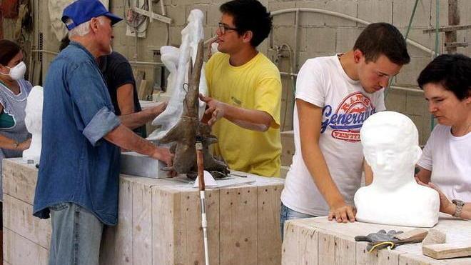 Primo simposio di scultura per non vedenti
