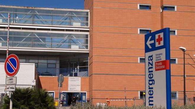 Grave una turista che batte la testa per terra a causa di uno scippo