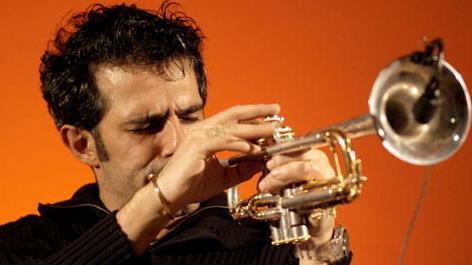 Jazz a cinque stelle Paolo Fresu apre il Festival di Volterra