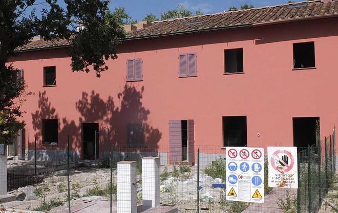 Ristrutturazione bloccata cinque famiglie senza casa 