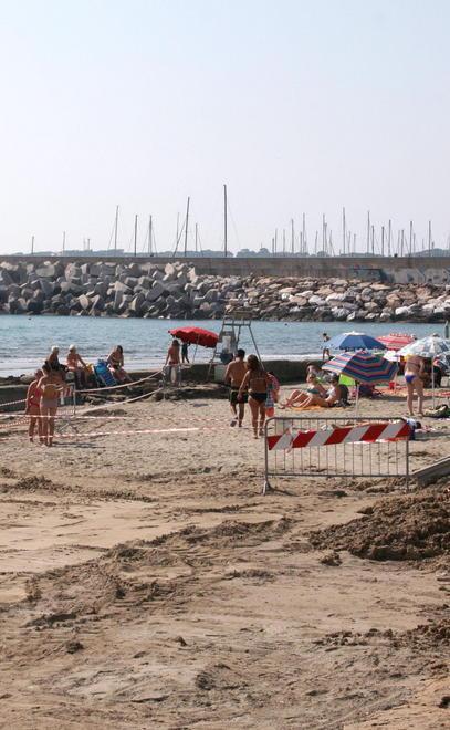 Resta chiusa la spiaggia libera di Rosignano