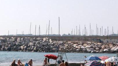 Resta chiusa la spiaggia libera di Rosignano