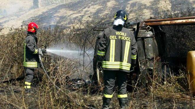 Rogo in un agriturismo, capanno distrutto