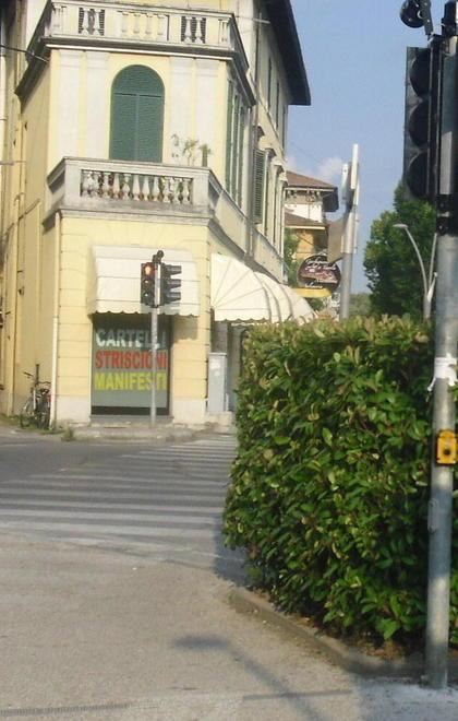 Versa in degrado anche il tratto in zona “cabina”