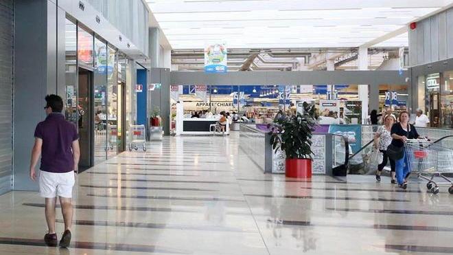 Senza apparecchio il centro commerciale