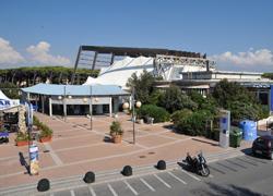 Ex magazzini in vendita per finire il lungomare 