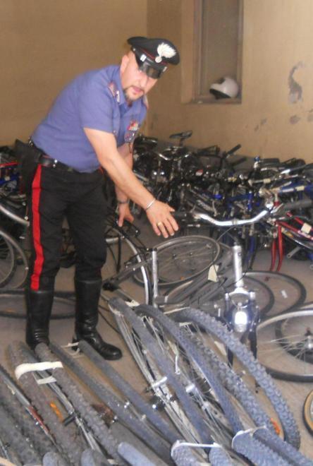 Tunisino sorpreso con 8 biciclette rubate