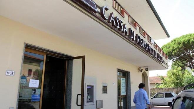 Rapinano senz’armi la Cassa di Lucca