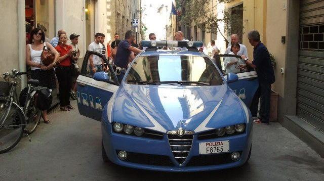 Tenta la rapina in un’oreficeria del centro 