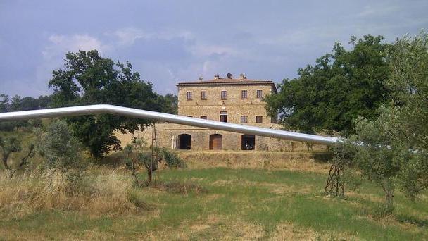«Non riesco ad affittare per colpa del tubo»
