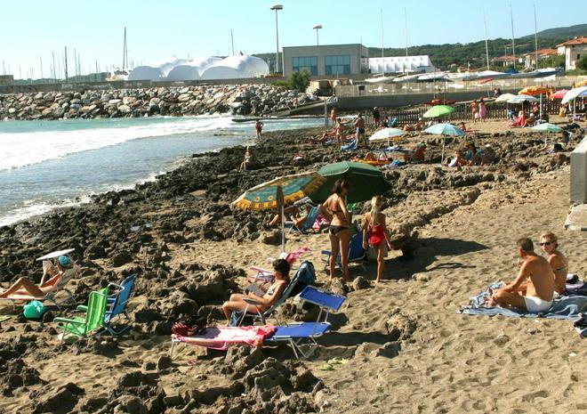 Le analisi sono ok, il Comune riapre il lungomare Colombo