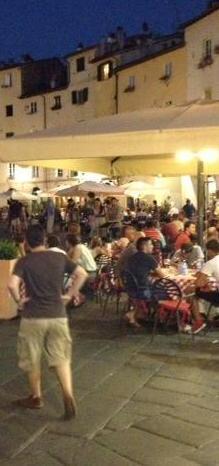 Cenare dopo le 22 è quasi un’impresa 