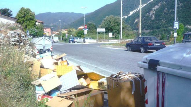 Bedizzano, esasperati dalla sporcizia