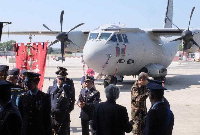 Un C30J in volo nella notte per trasportare anziano in pericolo di vita 