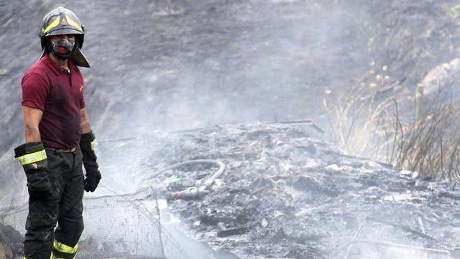 A fuoco venti ettari di campi