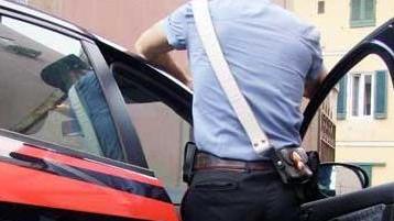Rubano in un negozio, fermate