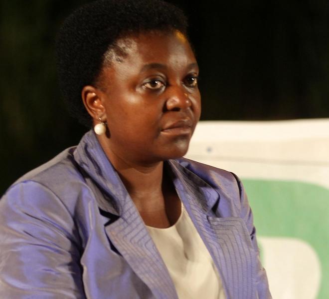Prato razzista Kyenge replica e condanna i reati cinesi