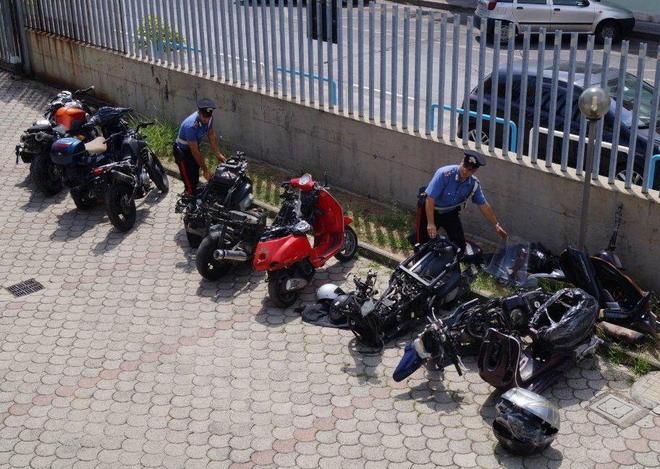 Scoperto traffico di motorini rubati 