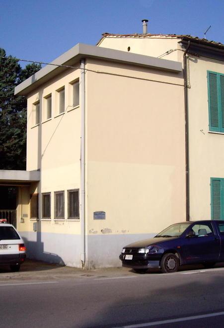 Devastano il giardino dell’ex scuola Favilla faida tra vicini di casa 