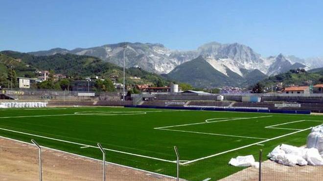 Il debutto sul sintetico contro i cugini