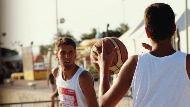 «Picchiato per vendetta» Indagati tre ventenni