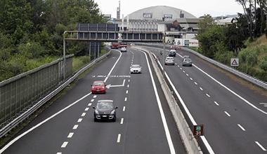 Tamponamento tra due auto sulla A11: un morto 