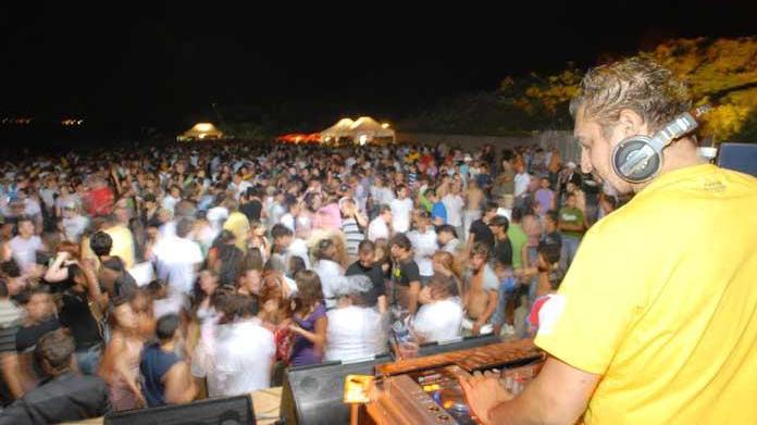 Beach party fra proteste e piani per la sicurezza