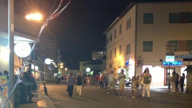Stranotte, è polemica: negozianti contro il Comune