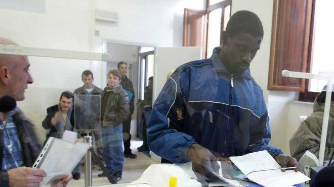 Sportelli immigrati proroga fino a dicembre
