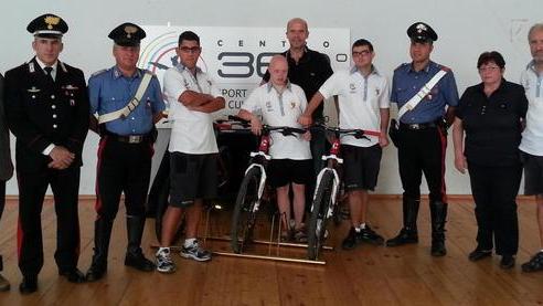 Tornano in sella alle loro bici grazie al blitz dei carabinieri