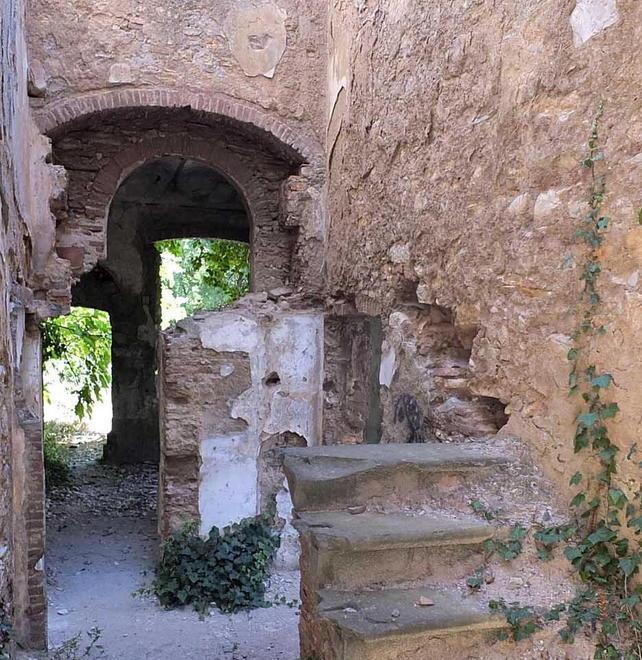 Doveva essere un ristorante ma è diventato un rudere 