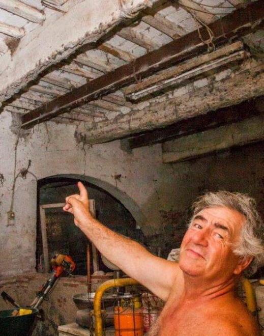 L’uomo che sussurra alle rondini: a Pisa è sempre primavera 