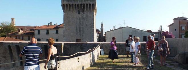 Si passeggia sulle antiche mura