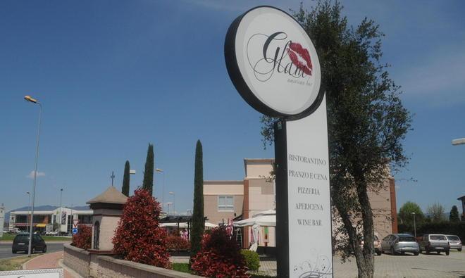 Multe e sequestro in un locale 