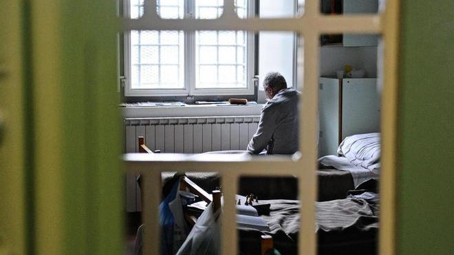 Aggredito e ferito un infermiere all’Opg