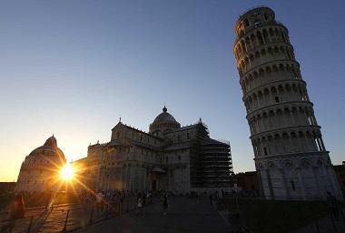 La Torre di Pisa continua a "raddrizzarsi": 2,5 cm in 12 anni 