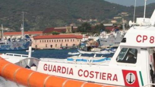 Fiamme sullo yacht di 23 metri