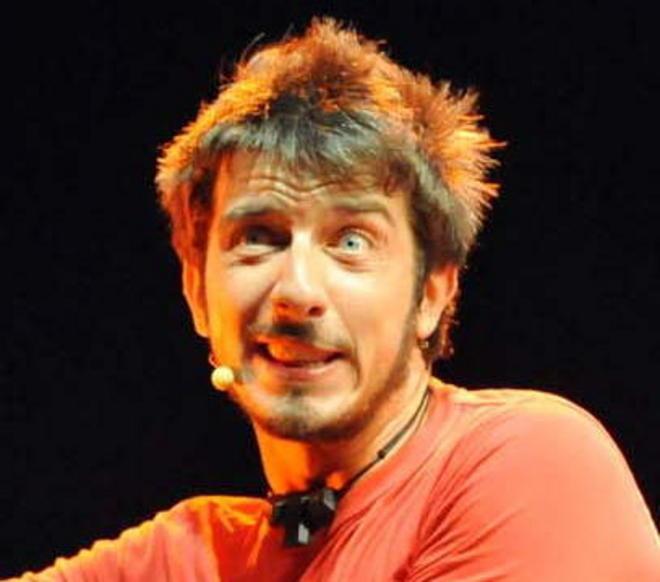 In piazza Bovio il libro di Ruffini e il concerto delle “Voci sole”