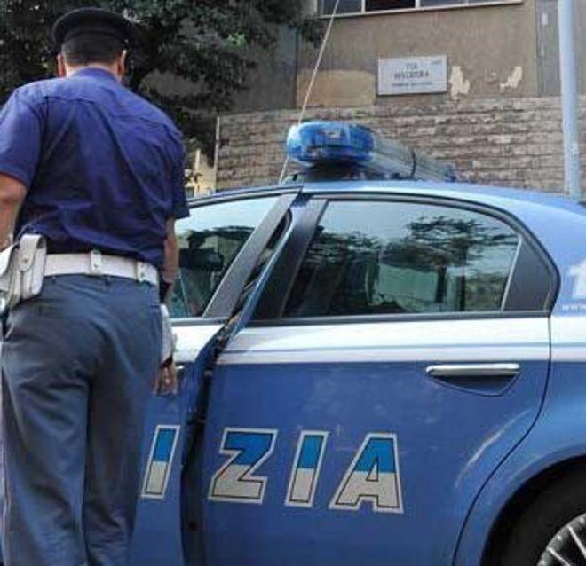 Botte alla moglie, mannaia sulla figlia 