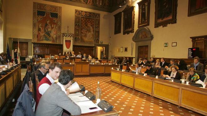 Seicentomila euro di gettoni ai consiglieri, il sindaco Cenni: “Nulla di eccessivo”